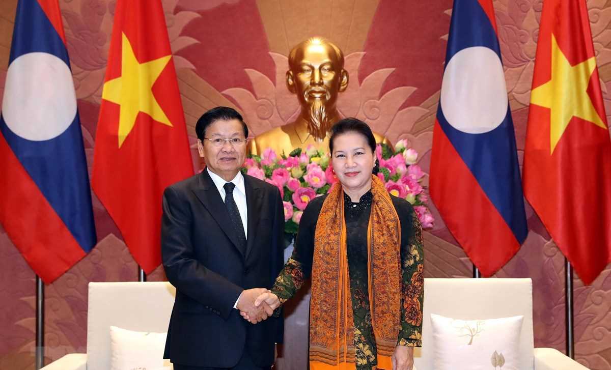 Chủ tịch Quốc hội Nguyễn Thị Kim Ng&acirc;n hội kiến Thủ tướng L&agrave;o