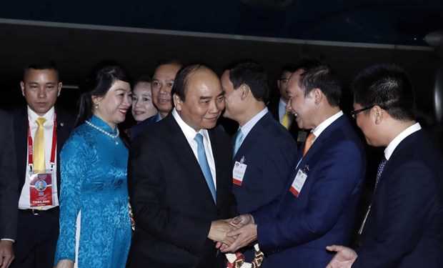 Thủ tướng bắt đầu chương trình tham dự Hội nghị Cấp cao ASEAN 35