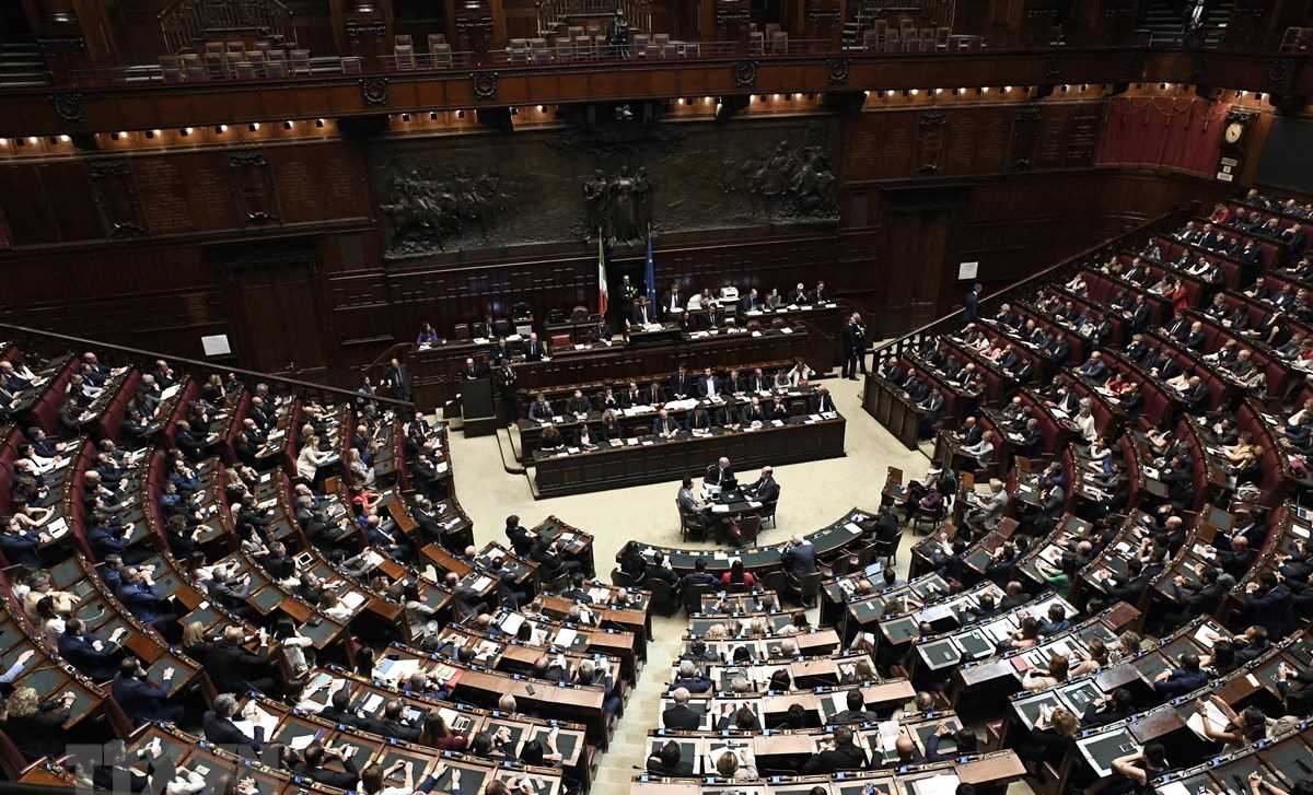 Hạ viện Italy thông qua dự luật cắt giảm hơn 1/3 số nghị sỹ quốc hội