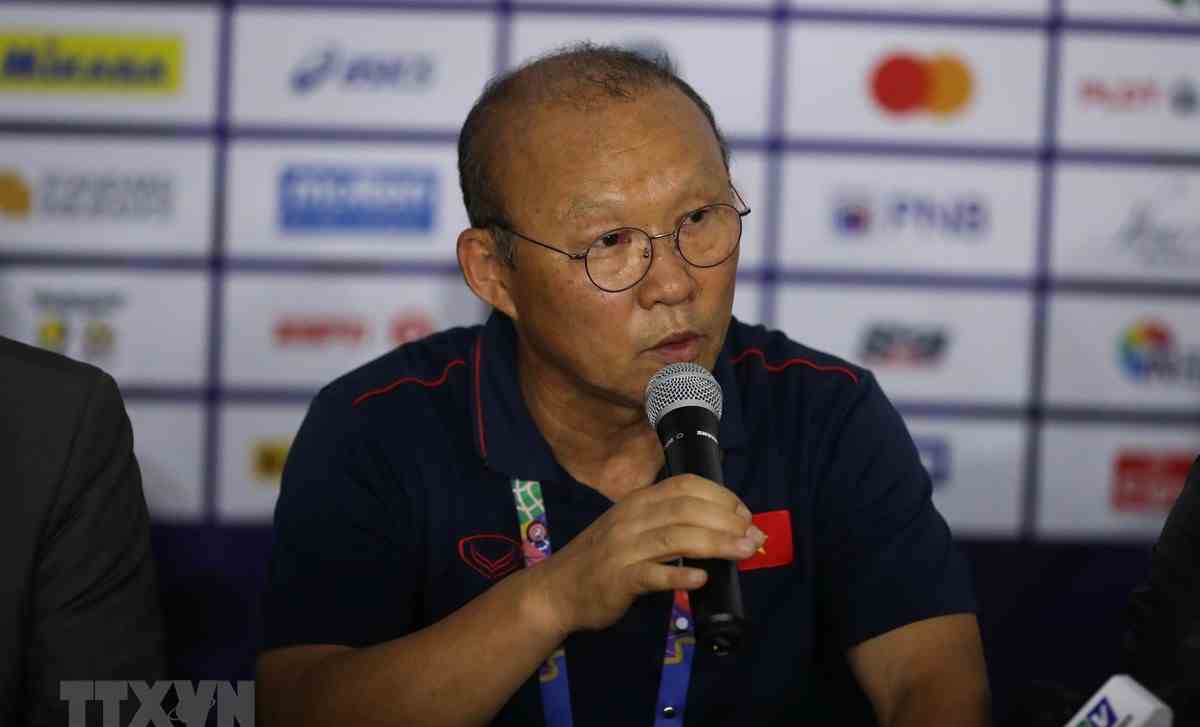 HLV Park Hang-seo chưa rõ về chấn thương của Nguyễn Quang Hải