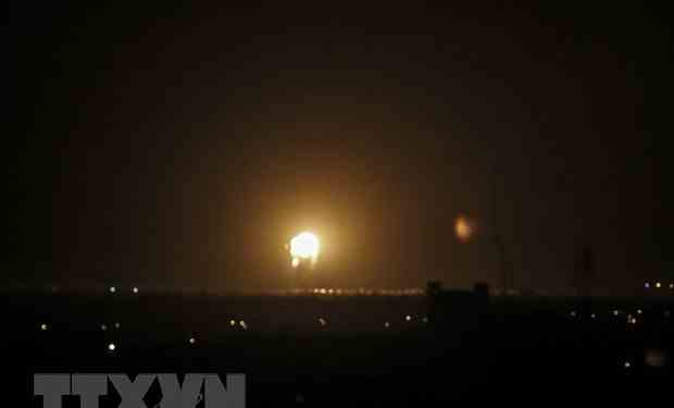 Israel không kích Dải Gaza nhằm đáp trả các vụ phóng rocket