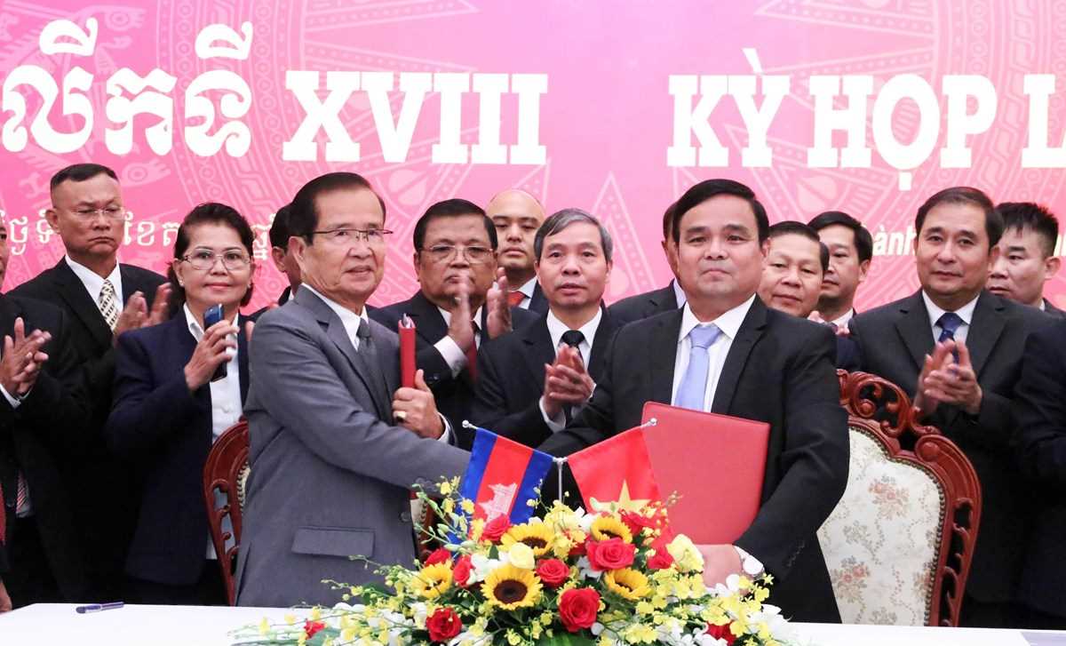 Kỳ họp thứ 18 Ủy ban Chuy&ecirc;n tr&aacute;ch Ch&iacute;nh phủ Việt Nam-Campuchia