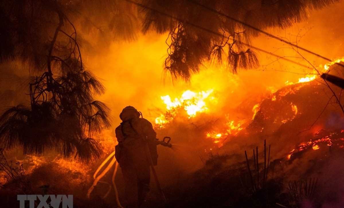 "Giặc lửa" tiếp tục hoành hành tại bang California của Mỹ