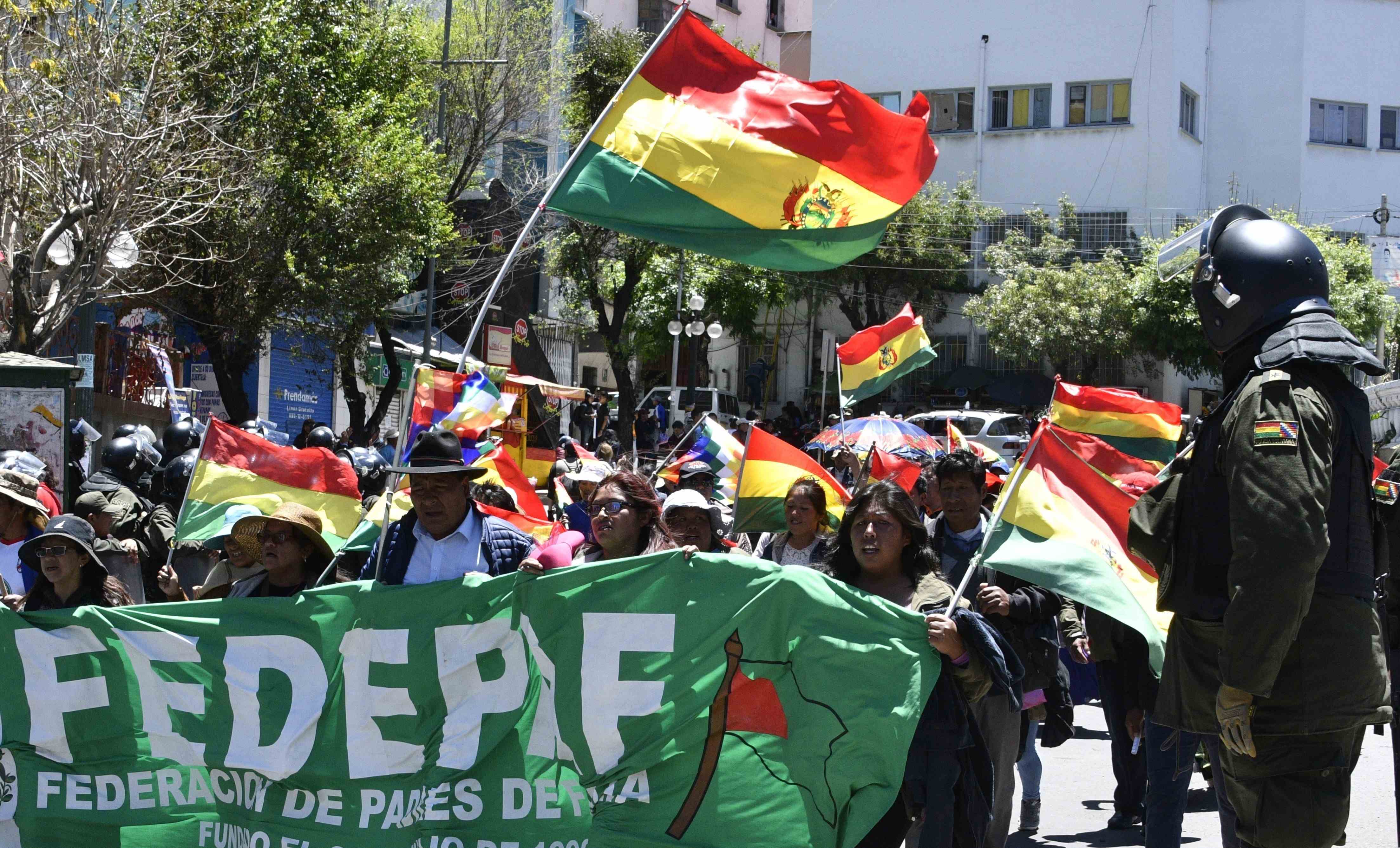 Nhiều nước chỉ trích lực lượng ép Tổng thống Bolivia từ chức