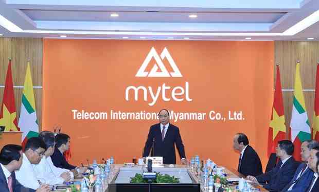 Thủ tướng thăm một số cơ sở đầu tư của doanh nghiệp Việt tại Myanmar