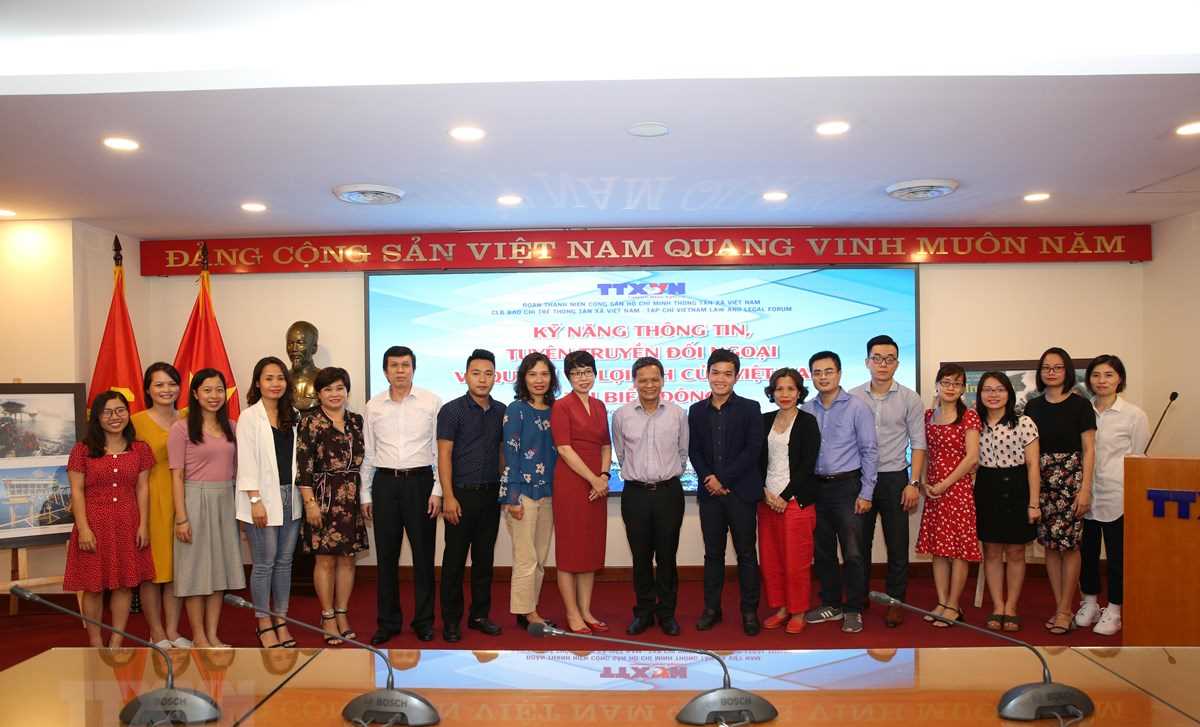 Chia sẻ kỹ năng tuy&ecirc;n truyền về quyền, lợi &iacute;ch Việt Nam tại Biển Đ&ocirc;ng