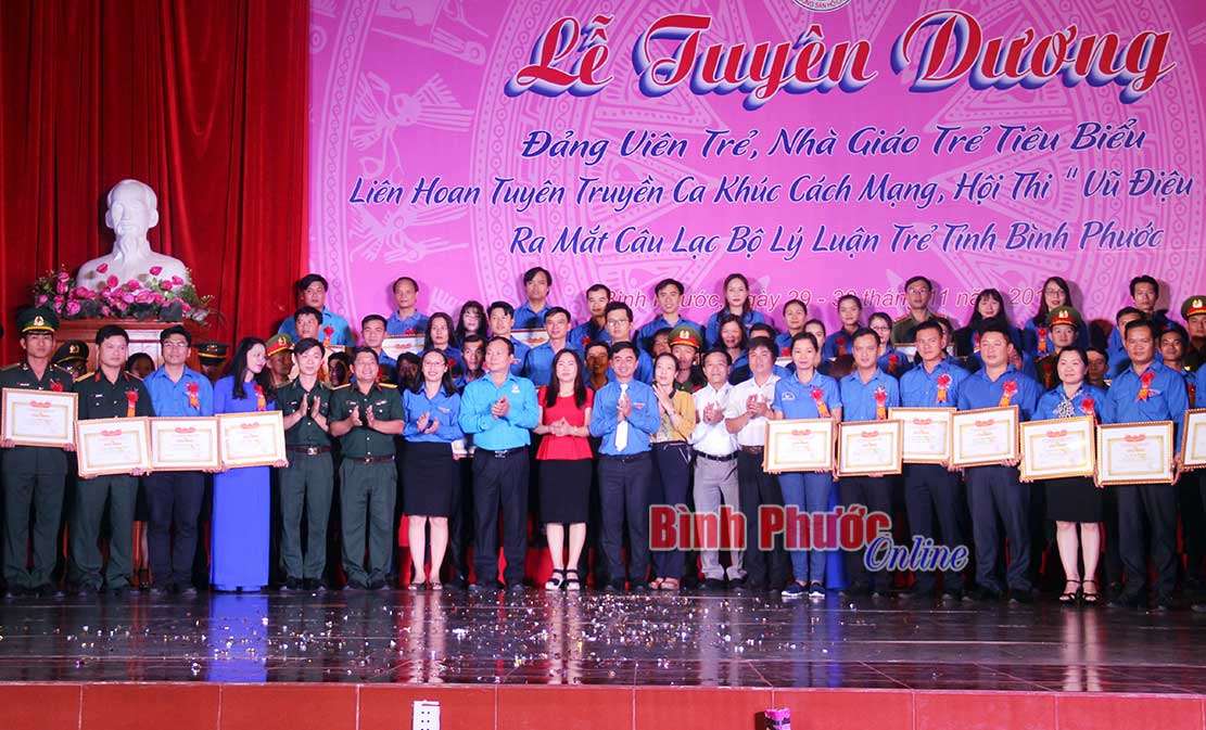 Tuyên dương 87 gương đảng viên và nhà giáo trẻ tiêu biểu