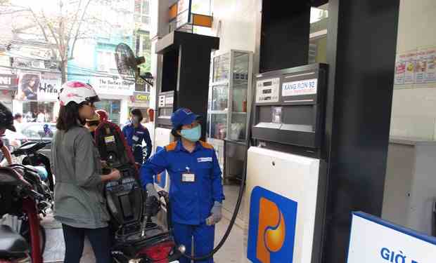 Sau trích lập quỹ bình ổn, xăng RON95-III tăng 283 đồng mỗi lít