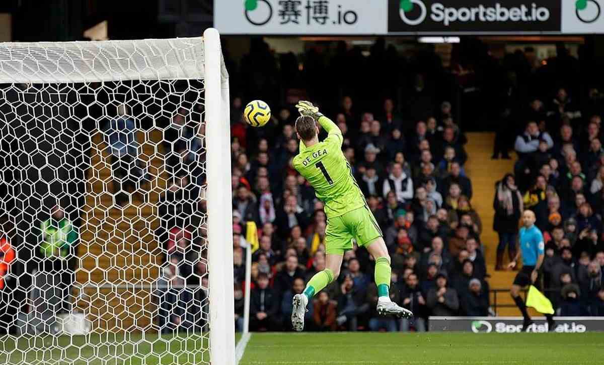 Manchester United bại trận trước đội bét bảng Watford