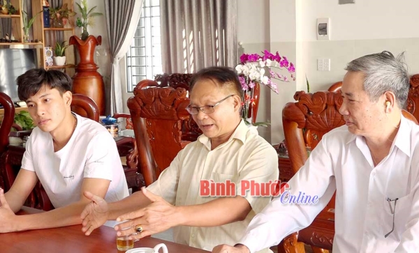 Đảng vi&ecirc;n trẻ mong được phục vụ l&acirc;u d&agrave;i trong qu&acirc;n ngũ