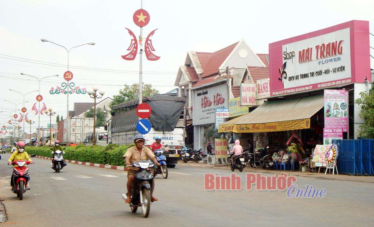 Lộc Ninh đưa học v&agrave; l&agrave;m theo B&aacute;c v&agrave;o cuộc sống