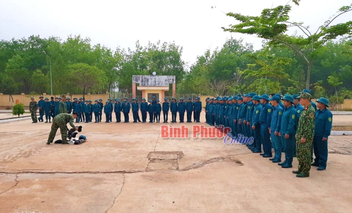 X&acirc;y dựng lực lượng d&acirc;n qu&acirc;n tự vệ vững mạnh to&agrave;n diện 