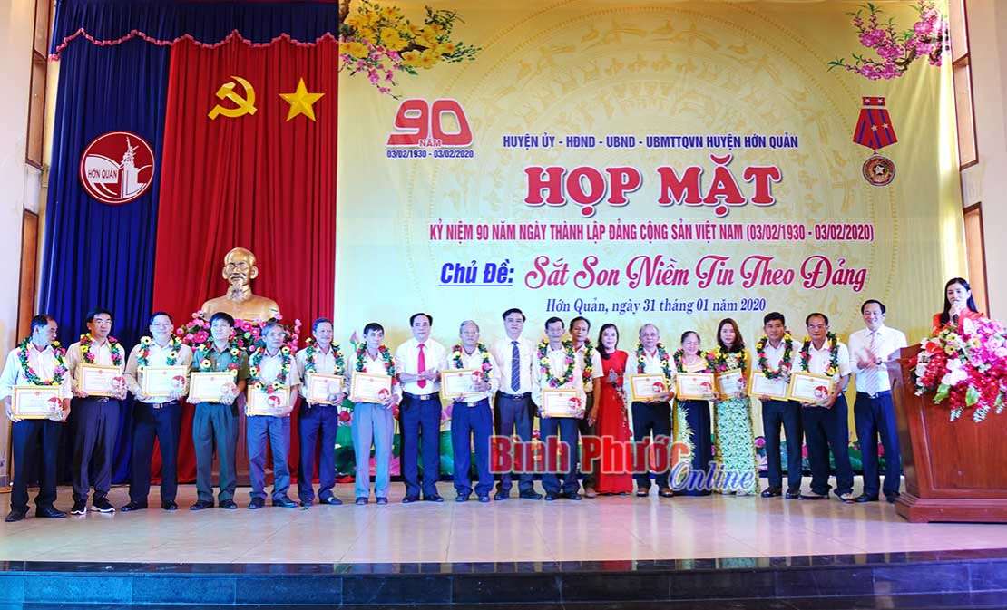 “Sắt son niềm tin theo Đảng” 