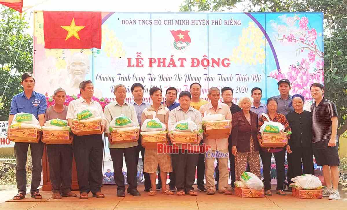 Phú Riềng ra quân chiến dịch xuân tình nguyện năm 2020