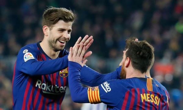 Chủ tịch Barca họp khẩn với Messi, Pique