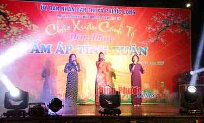 Đ&ecirc;m nhạc g&acirc;y quỹ &ldquo;Ấm &aacute;p t&igrave;nh xu&acirc;n&rdquo; thị x&atilde; Phước Long