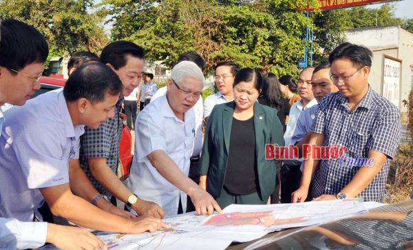 Tập trung nguồn lực đầu tư để Chơn Thành làm đầu tàu phát triển cho tỉnh