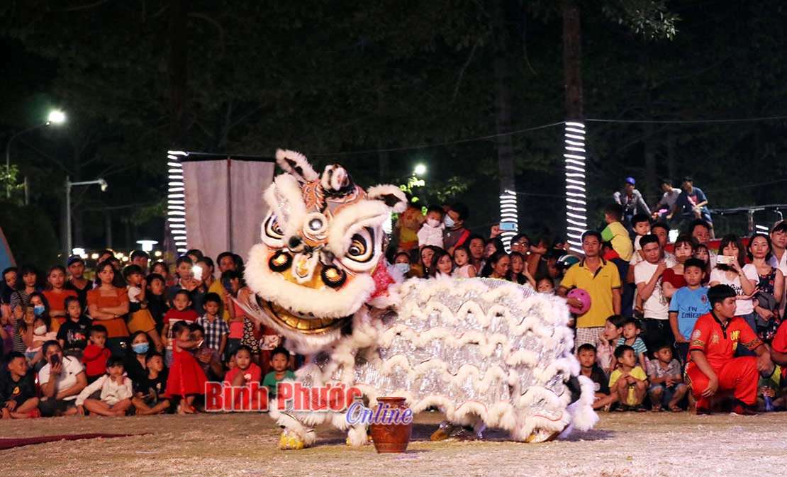 Long Anh Đường nhất to&agrave;n đo&agrave;n hội thi l&acirc;n - sư - rồng tỉnh B&igrave;nh Phước