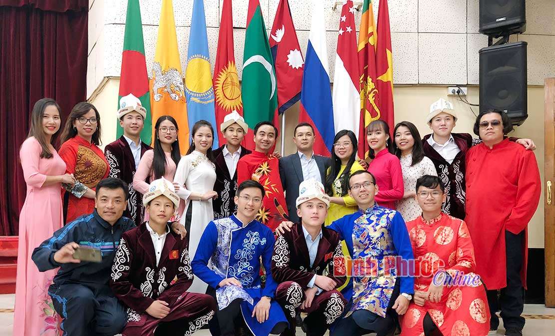 Rạng rỡ sắc màu thanh niên Việt trên đất Ấn