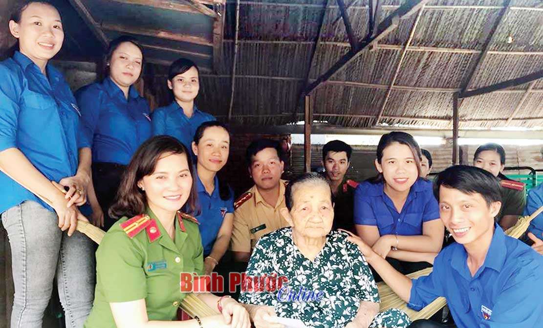 Noi gương B&aacute;c, tuổi trẻ B&igrave;nh Phước năng động, s&aacute;ng tạo