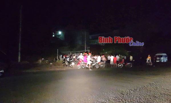 Ph&aacute;t hiện thi thể đang ph&acirc;n huỷ trong tư thế treo cổ