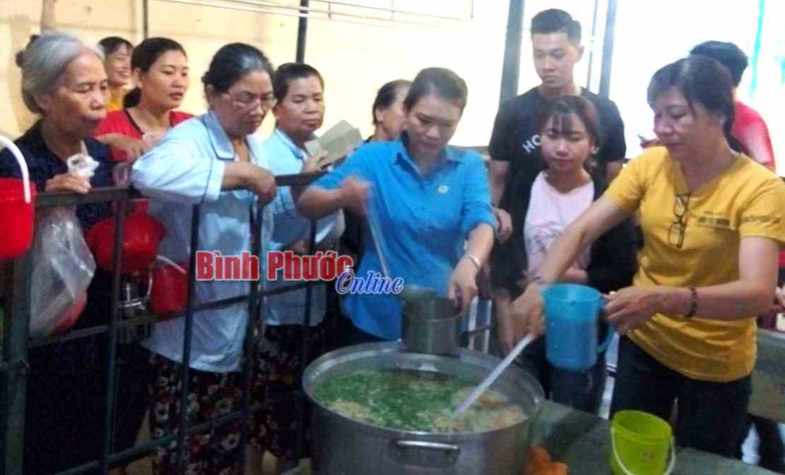 Tấm lòng của nữ điều dưỡng