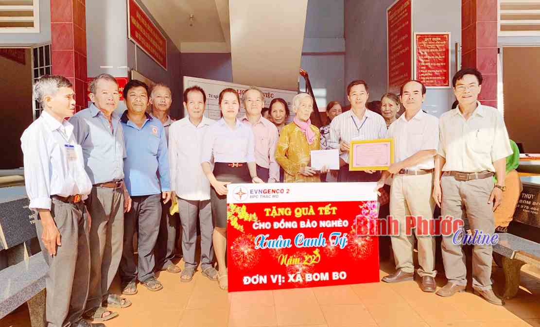 Thủy điện Thác Mơ tặng 250 phần quà tết cho đồng bào nghèo, gia đình chính sách