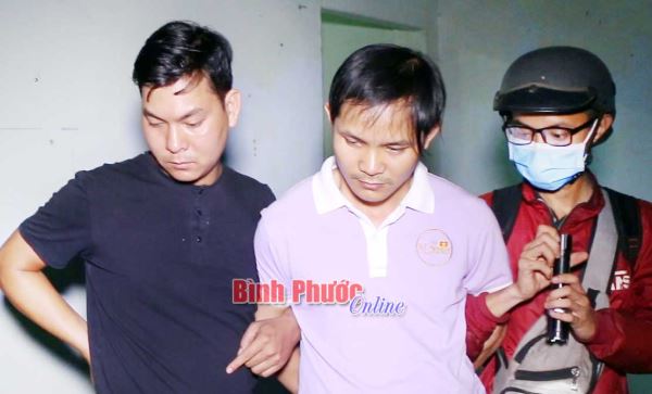 Trung t&aacute; c&ocirc;ng an giả, sau 2 năm quay lại lừa đảo