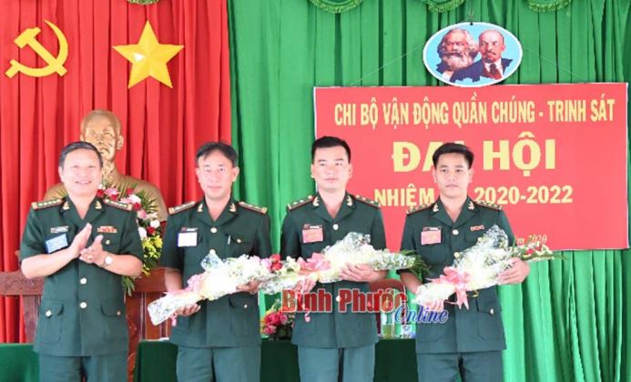 Đại hội chi bộ trực thuộc Đồn biên phòng Đắc Ơ