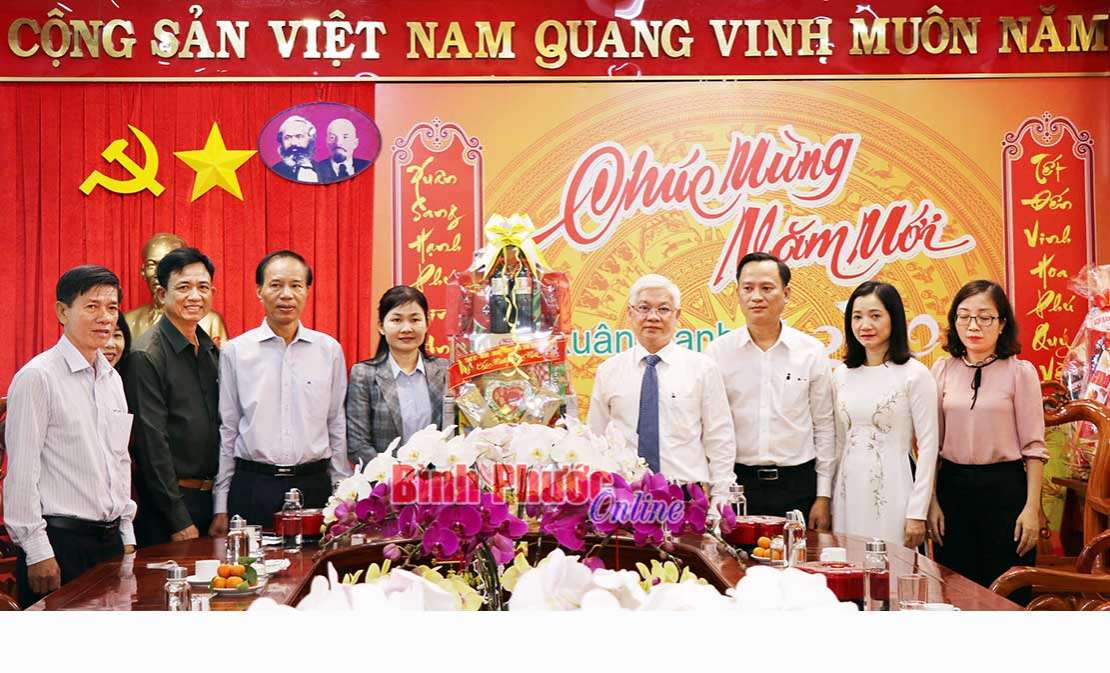 Bí thư Tỉnh ủy thăm, chúc tết Thành ủy Đồng Xoài