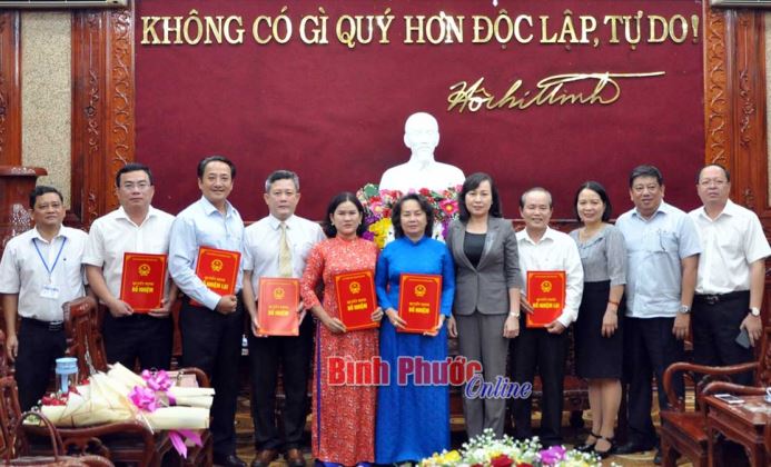 Trao quyết định bổ nhiệm, bổ nhiệm lại lãnh đạo các sở, ngành