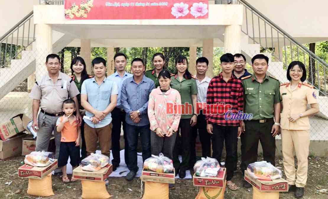 Giao lưu kết nghĩa - gắn kết khu dân cư