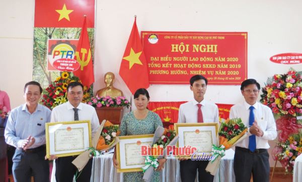 Năm 2020, Công ty cổ phần đầu tư xây dựng cao su Phú Thịnh phấn đấu khai thác 3.800 tấn mủ