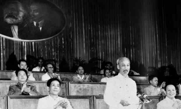 Vận dụng tư tưởng Hồ Chí Minh về xây dựng, chỉnh đốn Đảng