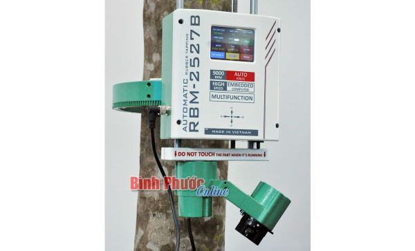 Nghiệm thu Đề tài “Nghiên cứu chế tạo máy cạo mủ cao su tự động”