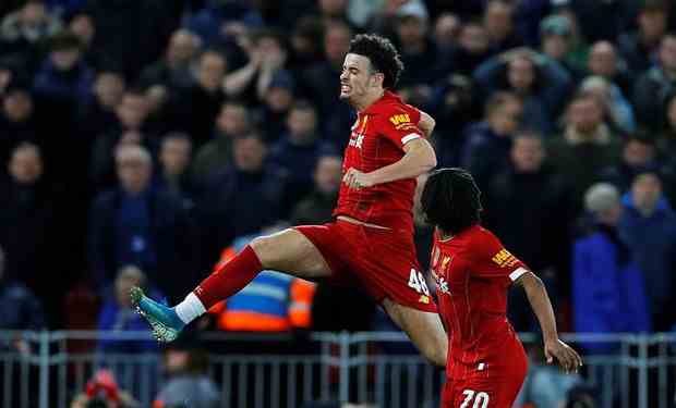 FA Cup: Liverpool thẳng tiến, thầy trò HLV Mourinho gây thất vọng