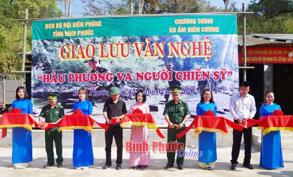 Khánh thành hệ thống điện năng lượng mặt trời Đồn biên phòng Đắc Nô