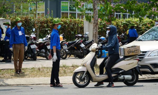 Thủ tướng: không nhận hỗ trợ hàng hóa, nhu yếu phẩm tại khu cách ly tập trung