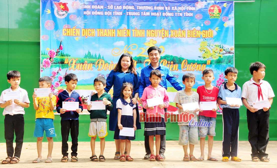 “Xuân đoàn kết - Tết biên cương”