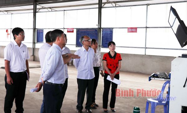 Ban Kinh tế - Ng&acirc;n s&aacute;ch gi&aacute;m s&aacute;t tại Trung t&acirc;m đăng kiểm cơ giới 93-02D