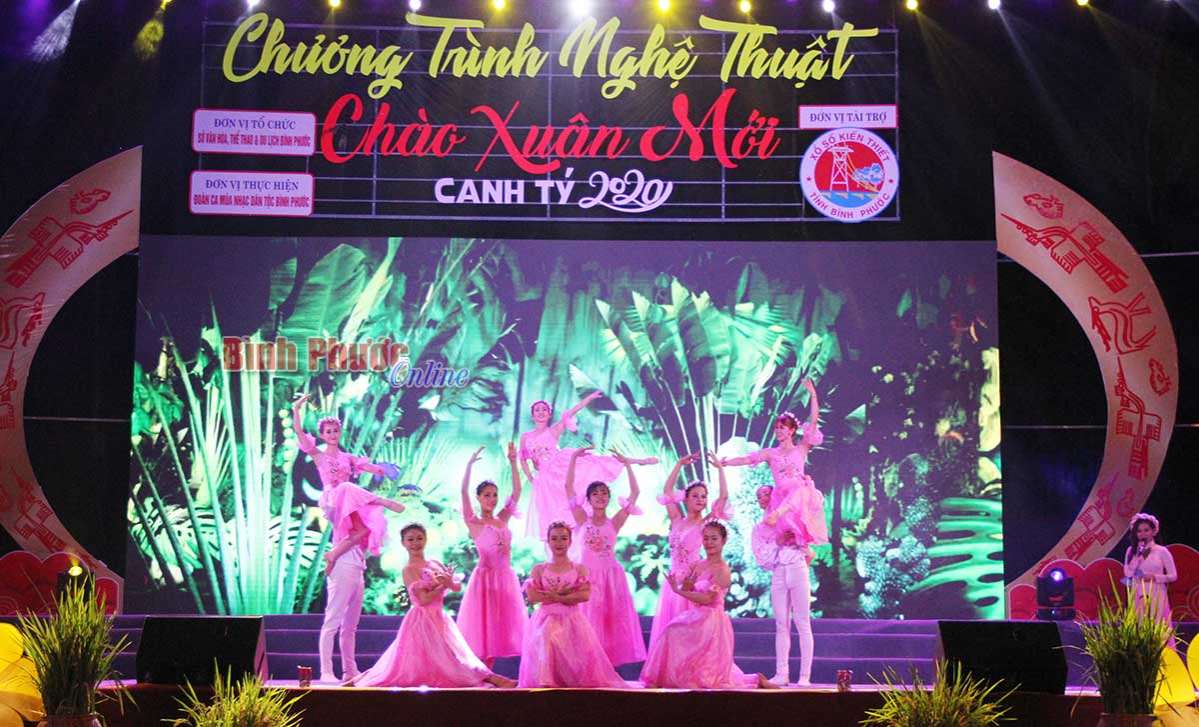 Đặc sắc chương trình nghệ thuật "Chào xuân mới"