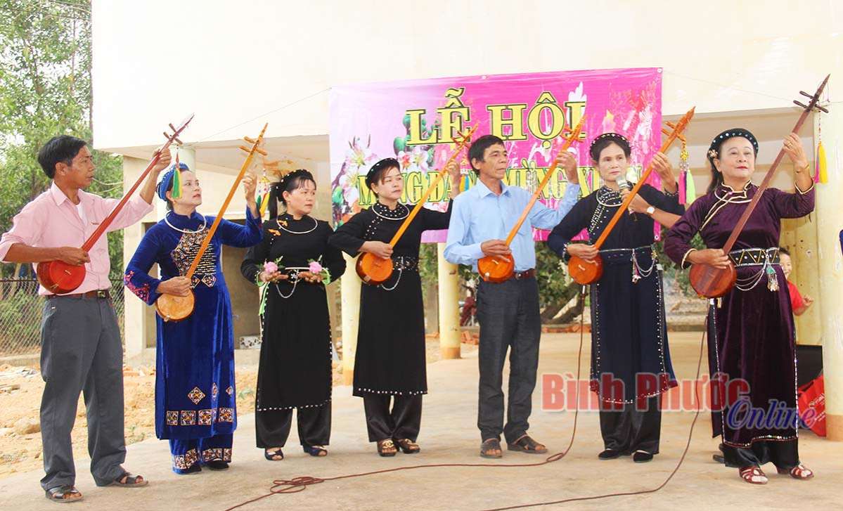 Hội xu&acirc;n tr&ecirc;n qu&ecirc; hương B&igrave;nh Phước