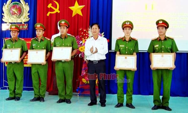 Công an huyện Bù Đốp kết nạp đảng viên đạt 186%