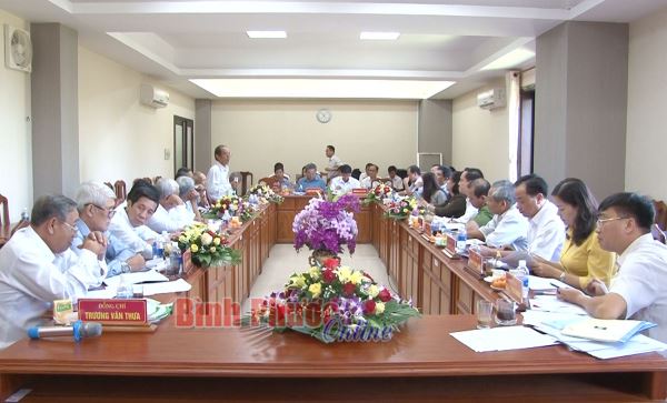 Hớn Quản lấy &yacute; kiến đ&oacute;ng g&oacute;p dự thảo b&aacute;o c&aacute;o ch&iacute;nh trị nhiệm kỳ 2020-2025