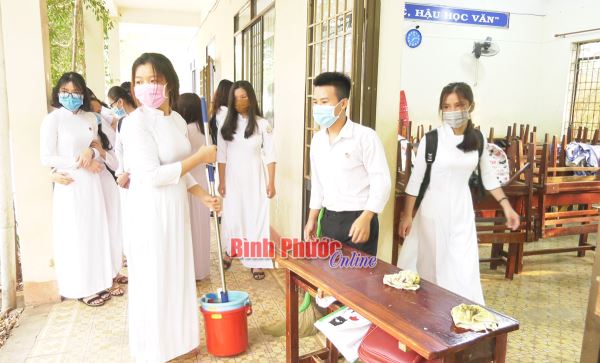 Học sinh THPT đi học trở lại sau kỳ nghỉ Covid-19: Nhiều biện pháp bảo vệ sức khỏe