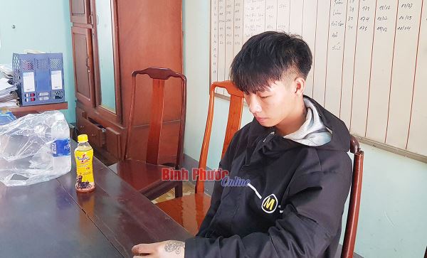 Mâu thuẫn vì đèn pha, một thanh niên bị đâm tử vong