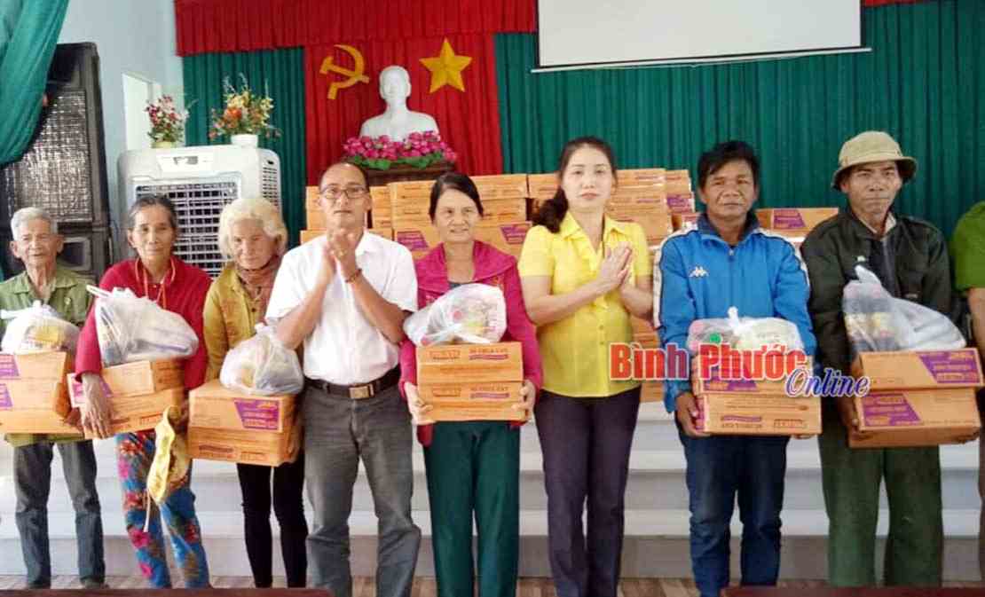 500 phần quà tết tặng đồng bào dân tộc thiểu số nghèo