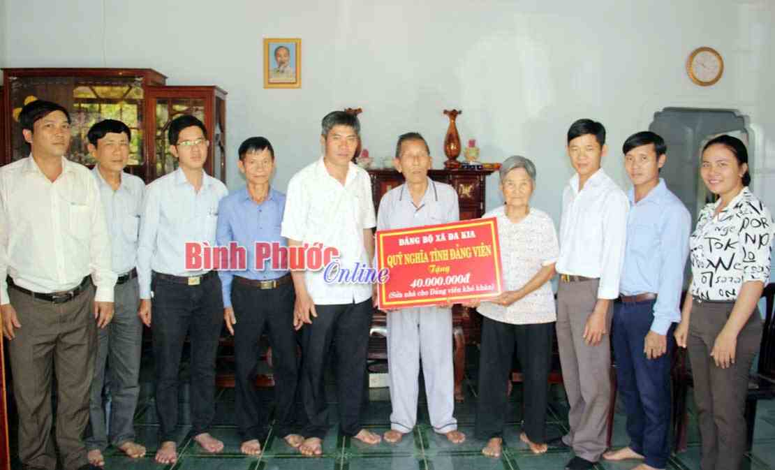 Tiết kiệm hỗ trợ xây nhà cho đảng viên