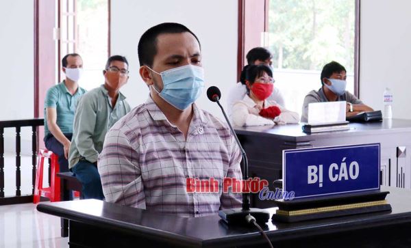 Đ&acirc;m đồng nghiệp, l&atilde;nh 18 năm t&ugrave;