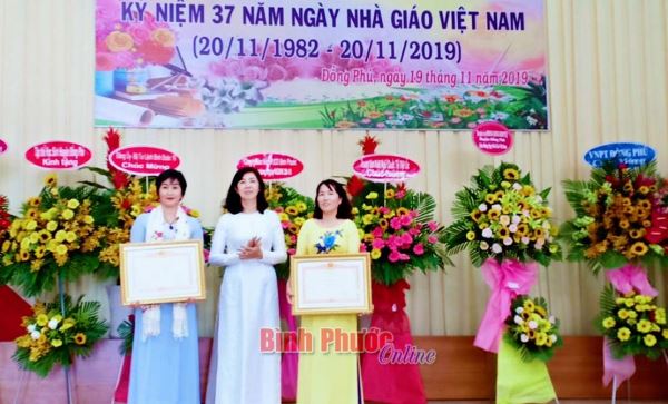 Ng&agrave;nh gi&aacute;o dục Đồng Ph&uacute; đổi mới c&ocirc;ng t&aacute;c thi đua, khen thưởng